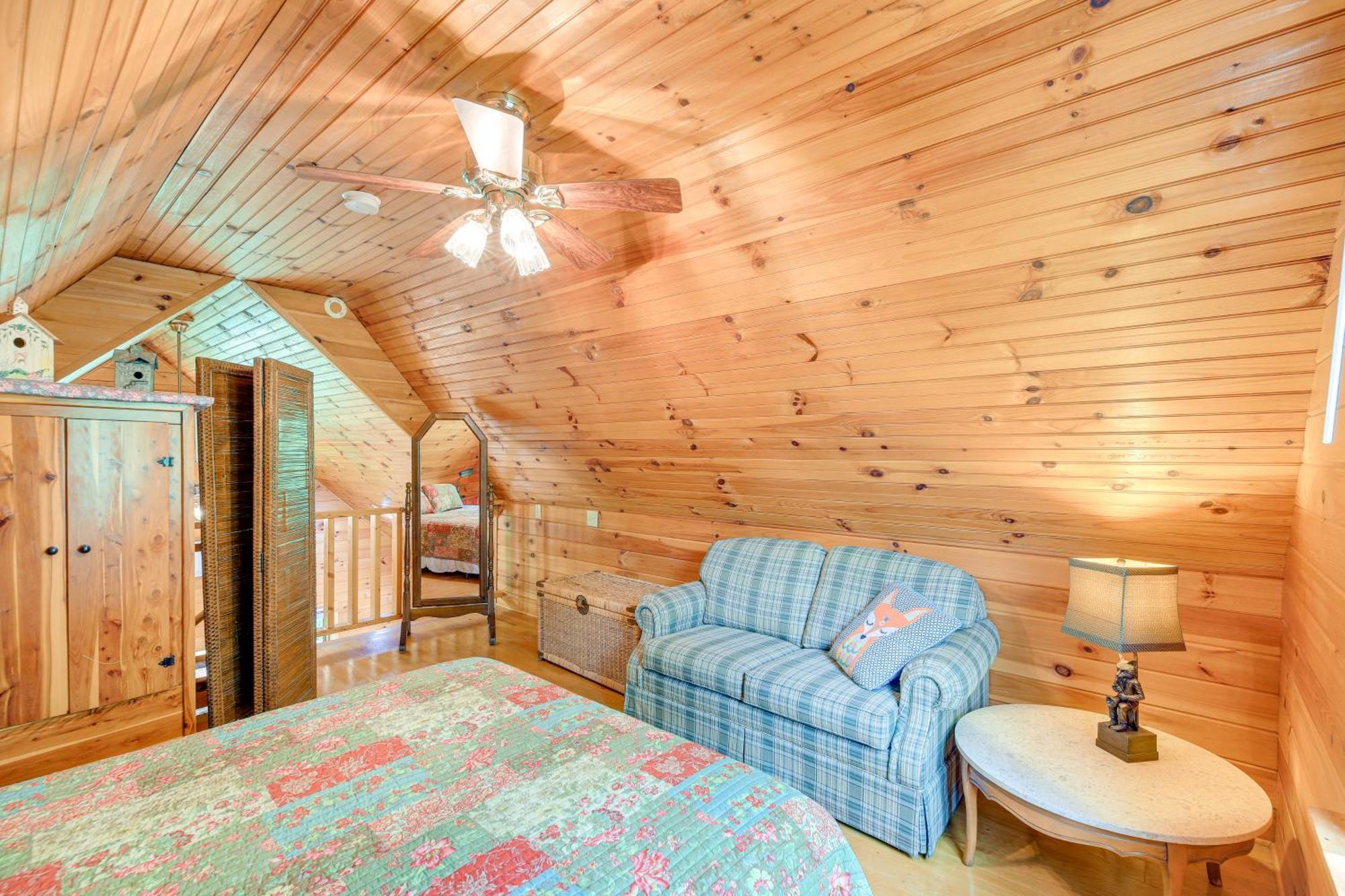 Quaint Blue Ridge Cabin Rental With On-Site Stream! Sparta 외부 사진