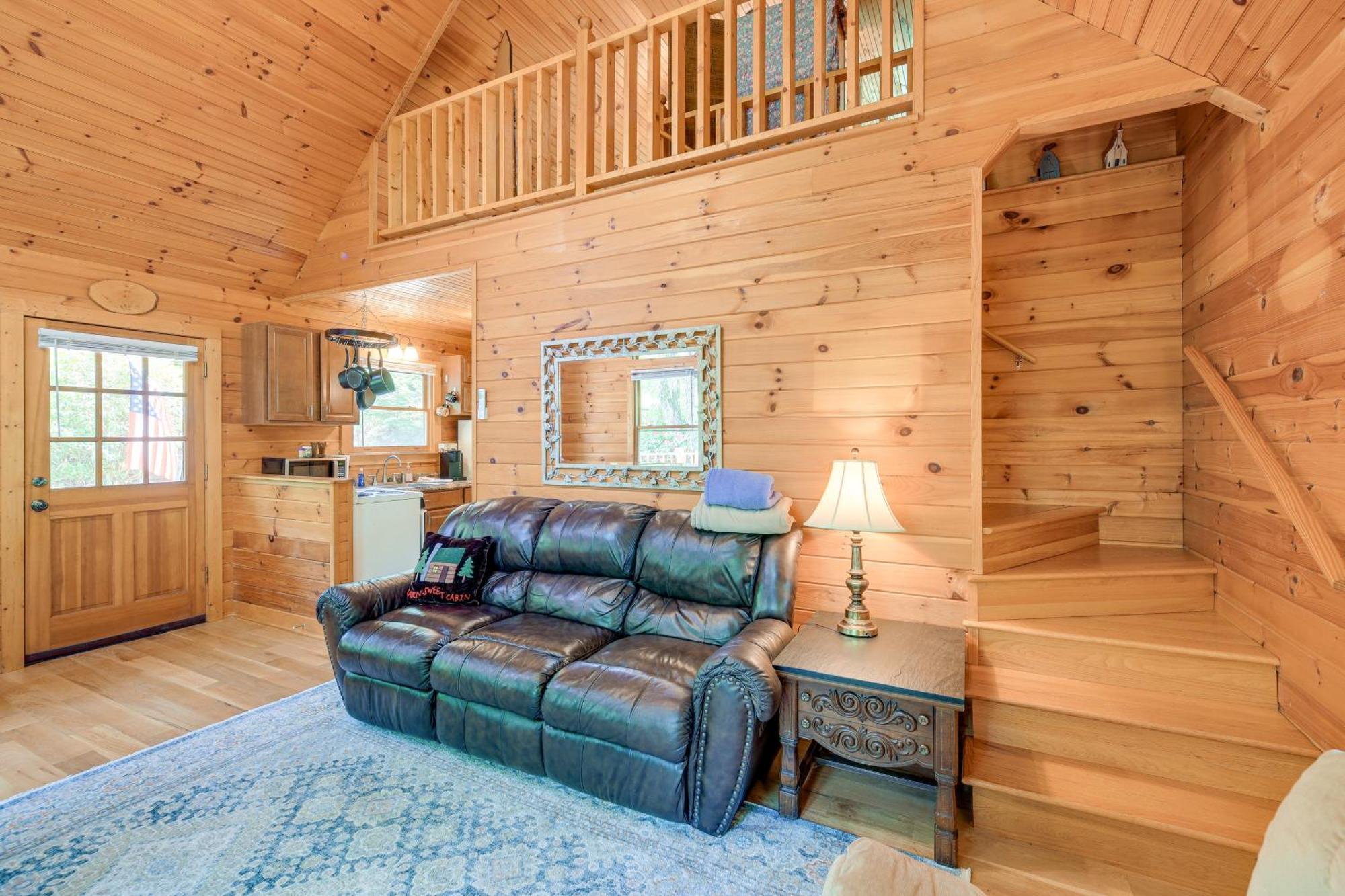 Quaint Blue Ridge Cabin Rental With On-Site Stream! Sparta 외부 사진