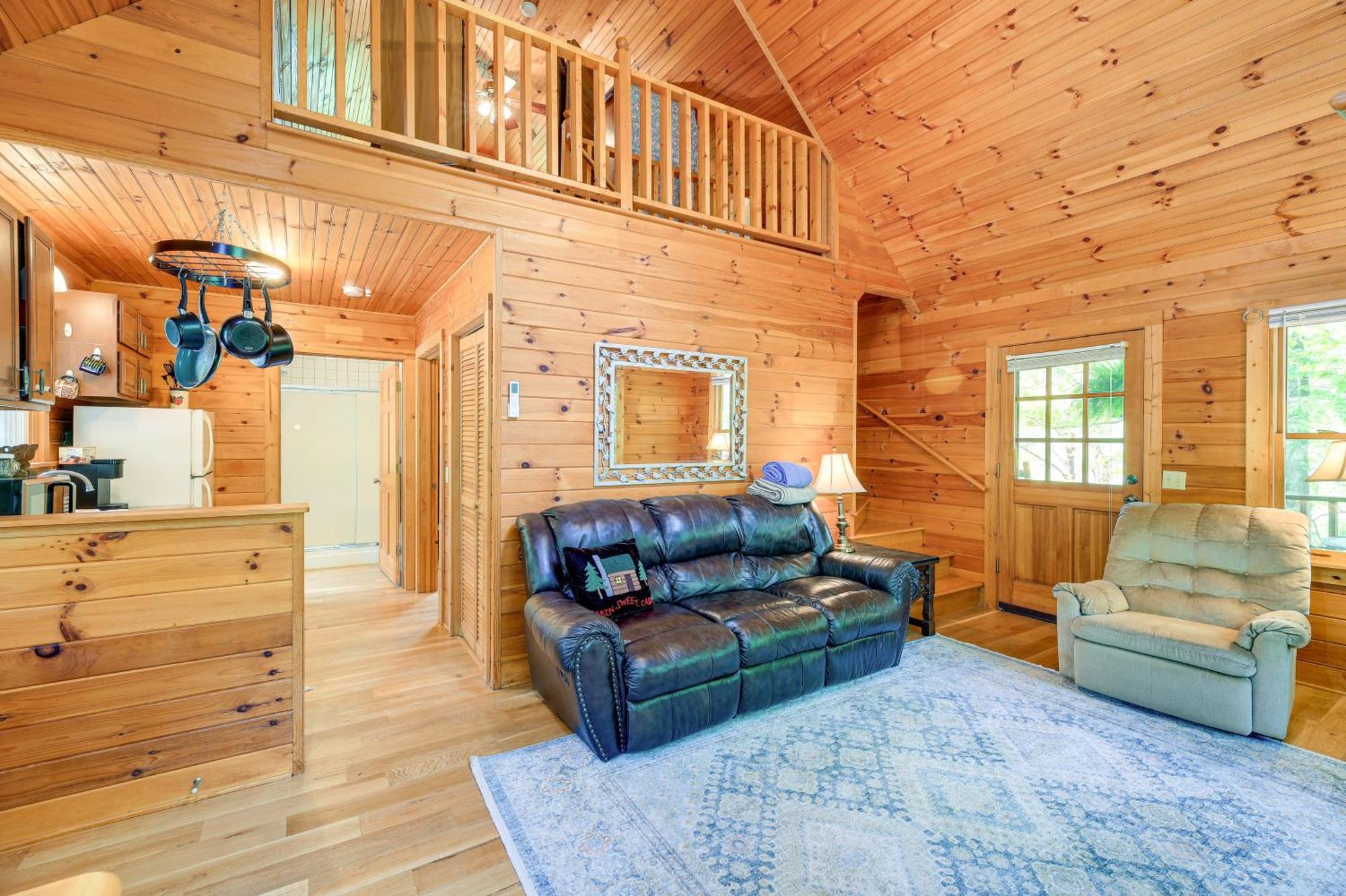 Quaint Blue Ridge Cabin Rental With On-Site Stream! Sparta 외부 사진